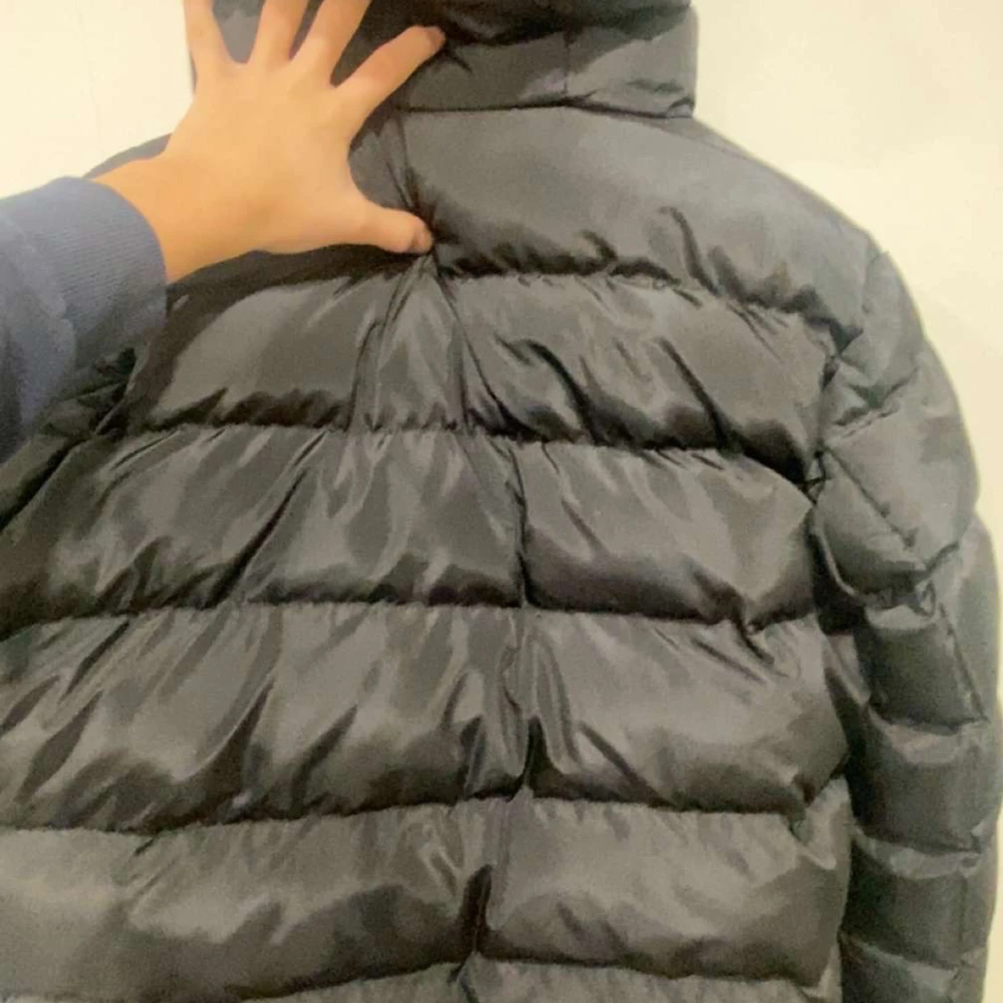 Svart pufferjacka från Moncler - 1