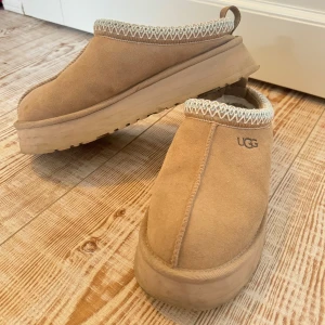 Ugg Tazz - Kvinnornas ugg tazz i storlek 40💕använda bara några gånger, säljer för att jag inte gillar modellen. Originalpris 150€ (omkring 1700kr). Fråga för mer❤️