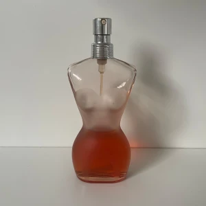 Jean Paul Gaultier dam - Lite mindre än halvfylld Gaultier parfym, dam💓