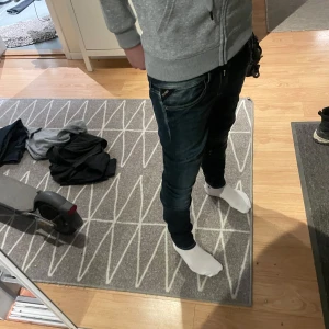 Replay jeans - Säljer ett par feta replay jeans som ör i storlek 29 w 10/10 sckick sitter ganska slim fit