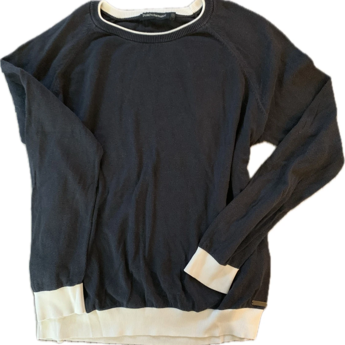 Svart tröja från peak performance  - 1