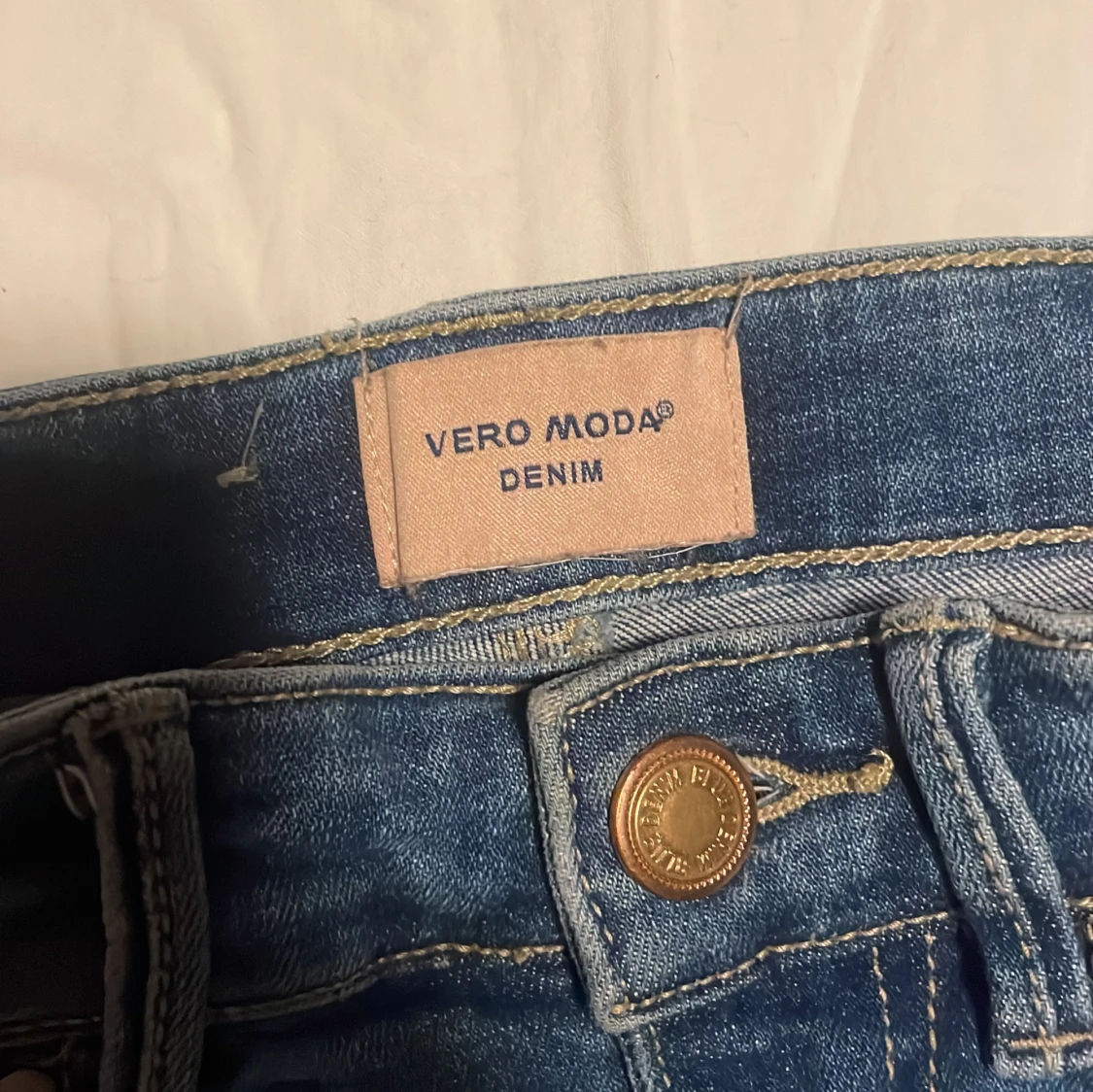 Blå bootcut jeans från Vero Moda - 2