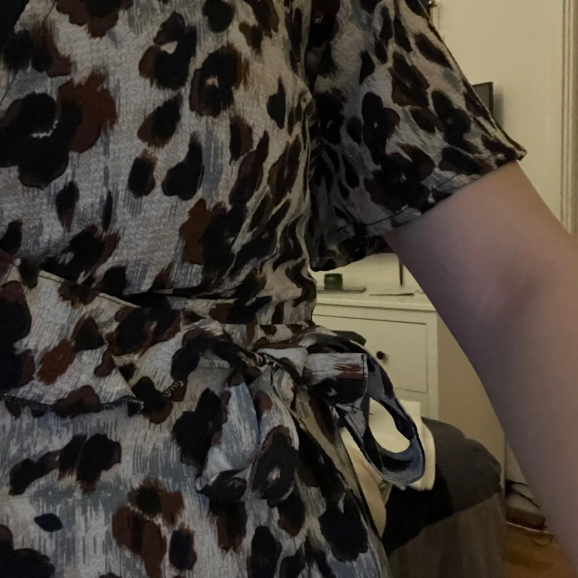 Leopardmönstrad omlottopp - 3