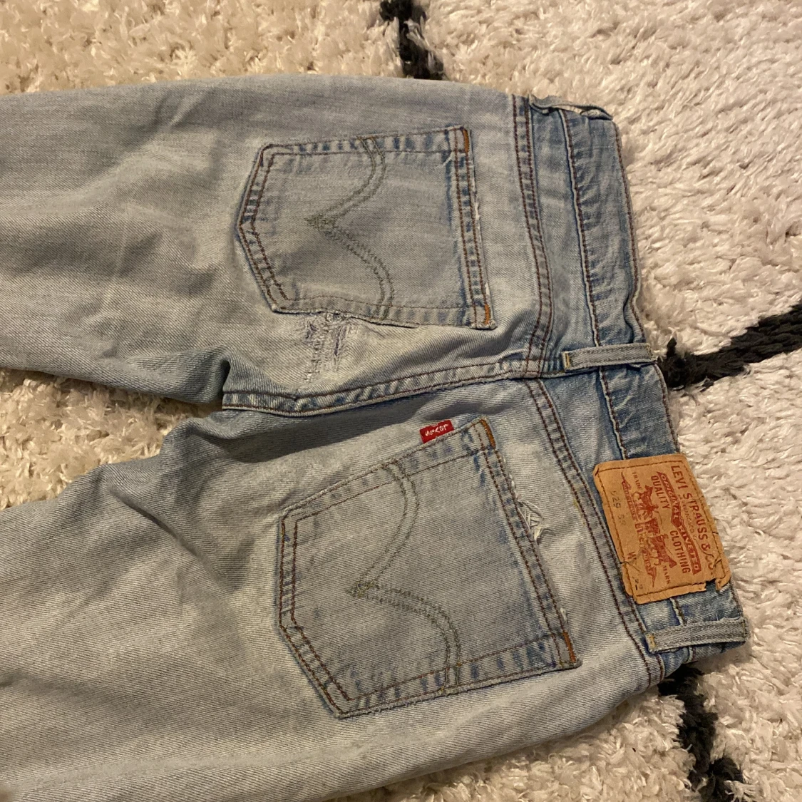 Ljusblå bootcut Levi's jeans - 2