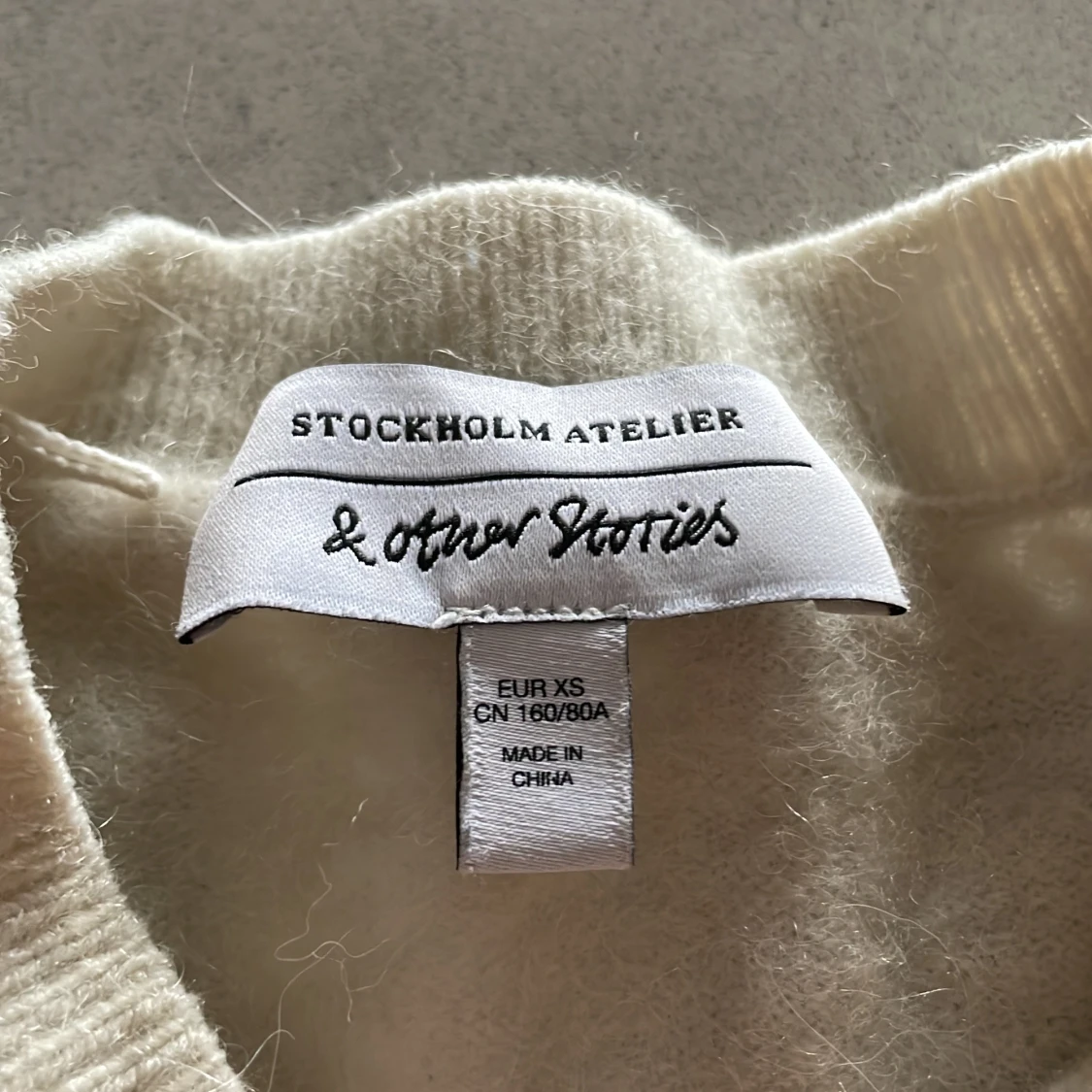 Beige tröja från & Other Stories - 1