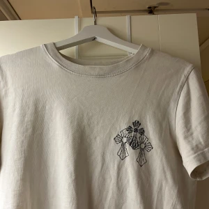 ChromeHearts tshirt  - Säljer nu min chrome hearts tshirt då jag inte använder den längre  
