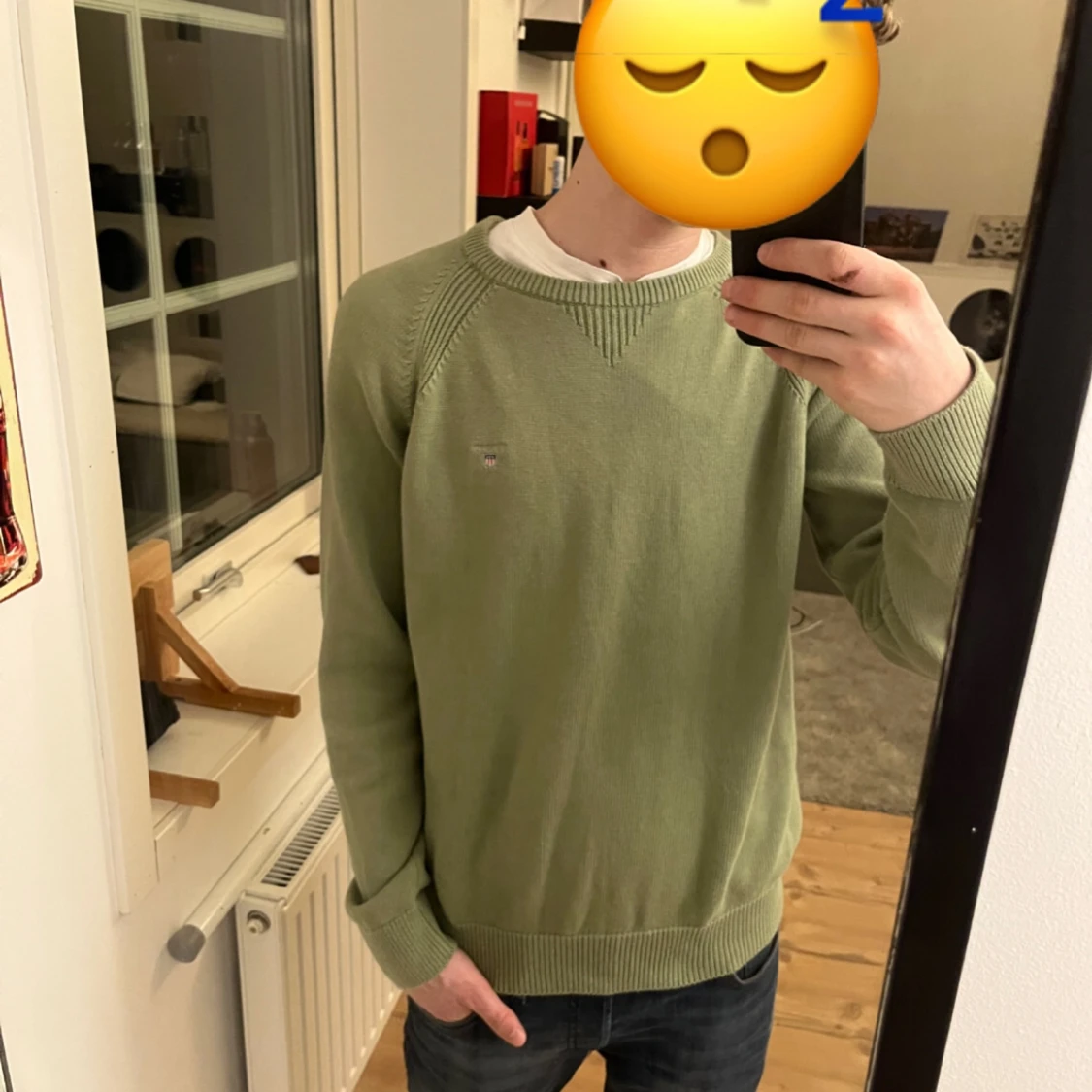 Grön tröja med rund hals