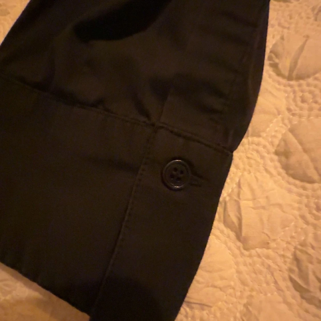 Svart skjorta med knappar - 2