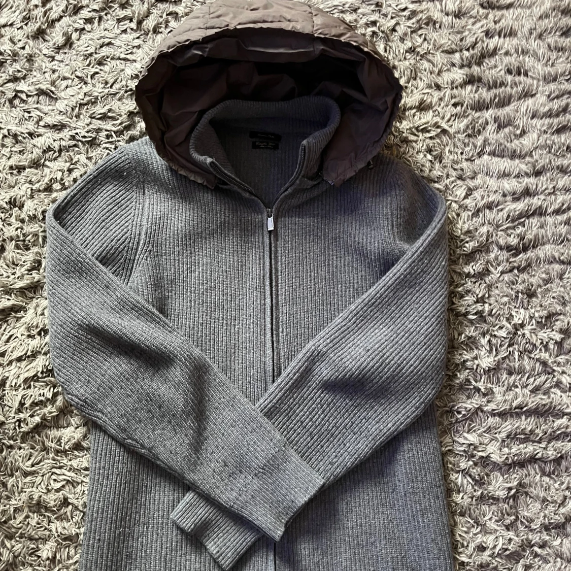Grå Massimo Dutti cardigan