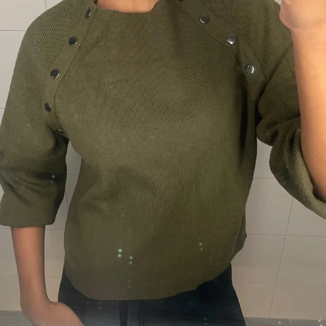 Tröja med detaljer - 3