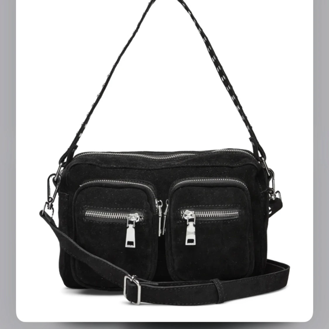 Svart axelväska med dragkedjor