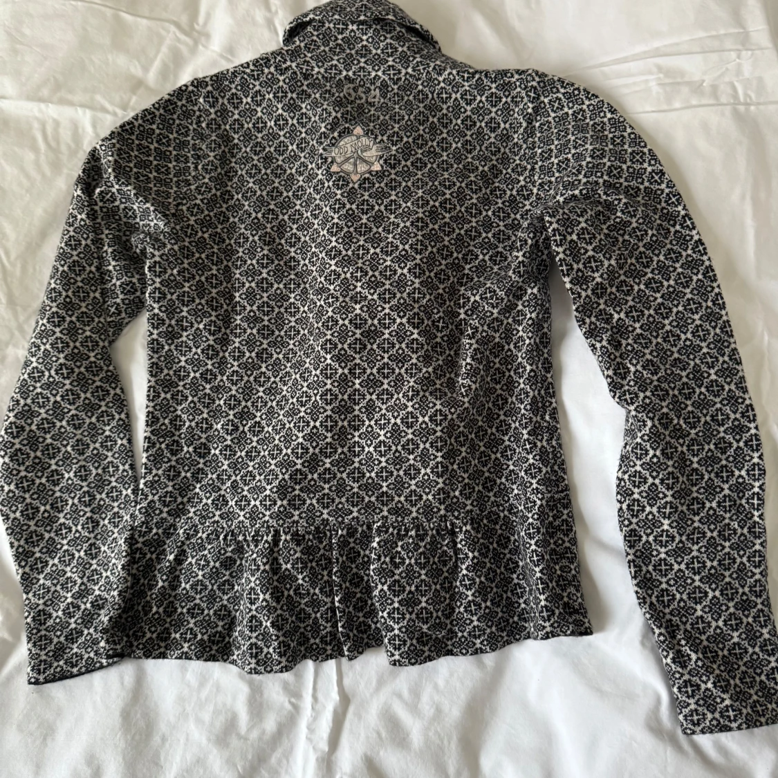 Svart mönstrad kofta från Odd Molly - 1