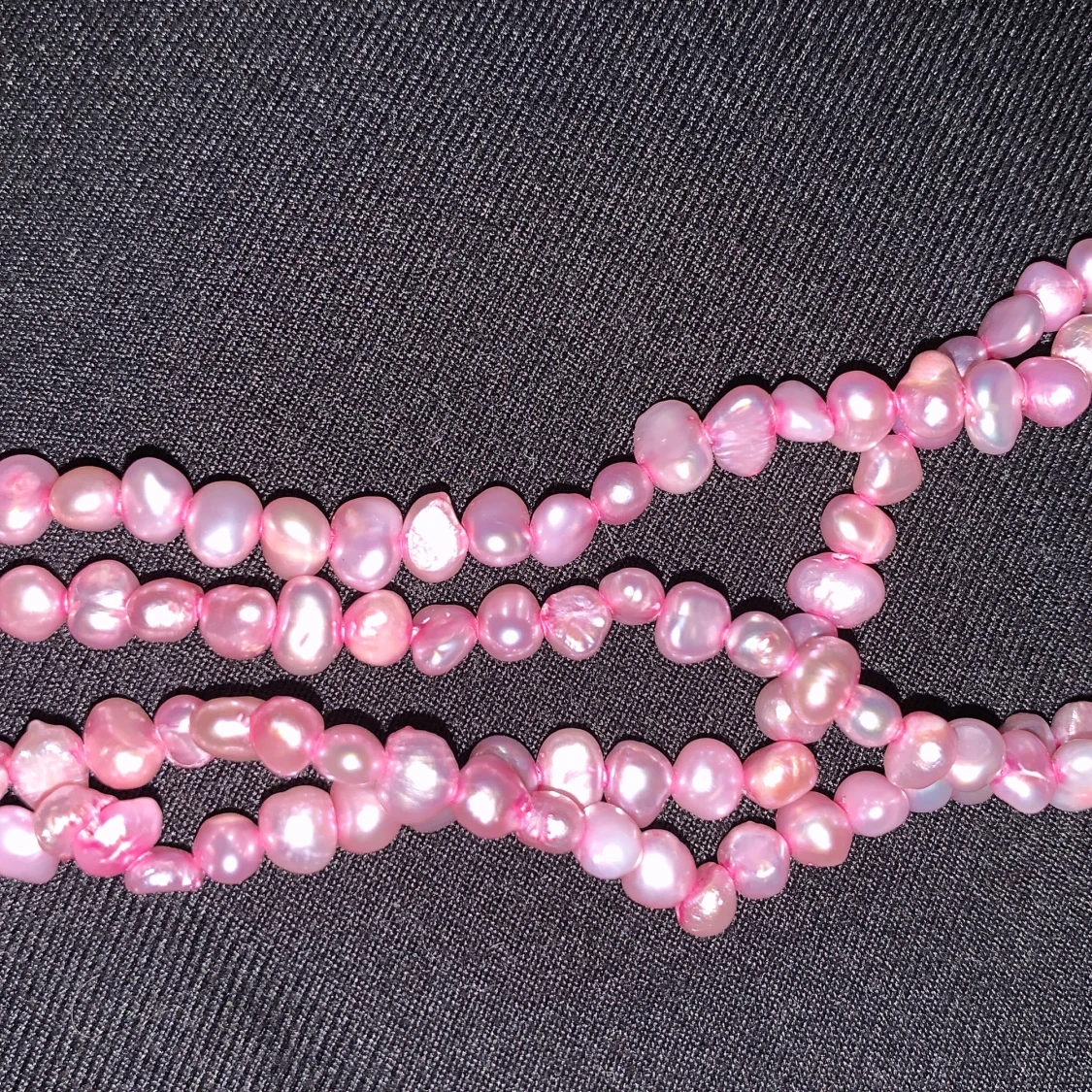 Rosa pärlhalsband. 1 gång använd  - 3