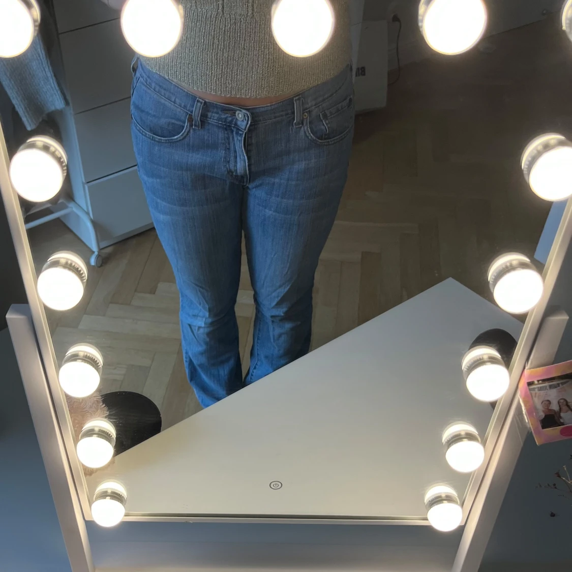 Blå bootcut jeans från Levis - 1