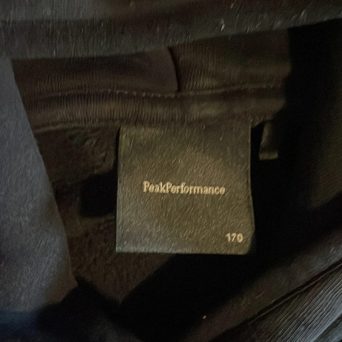 Svart hoodie från Peak Performance - 2