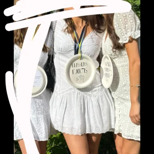 Zara klänning - Fin klänning i väldigt bra skick, använd endast fåtal gånger. Storlek m 