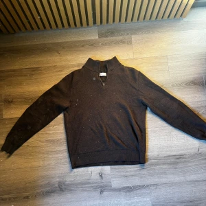 THESE GLORY DAYS half zip  - Skick 8/10, storlek M