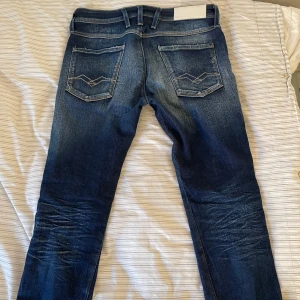 Replay Jeans 30x32 - REPLAY JEANS I NYSKICK. Feta jeans med fade✅ Nypris 1800