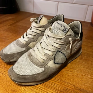 Philippe Model runners - Runners från Philippe model. Behöver tvättas. Pris kan diskuteras.