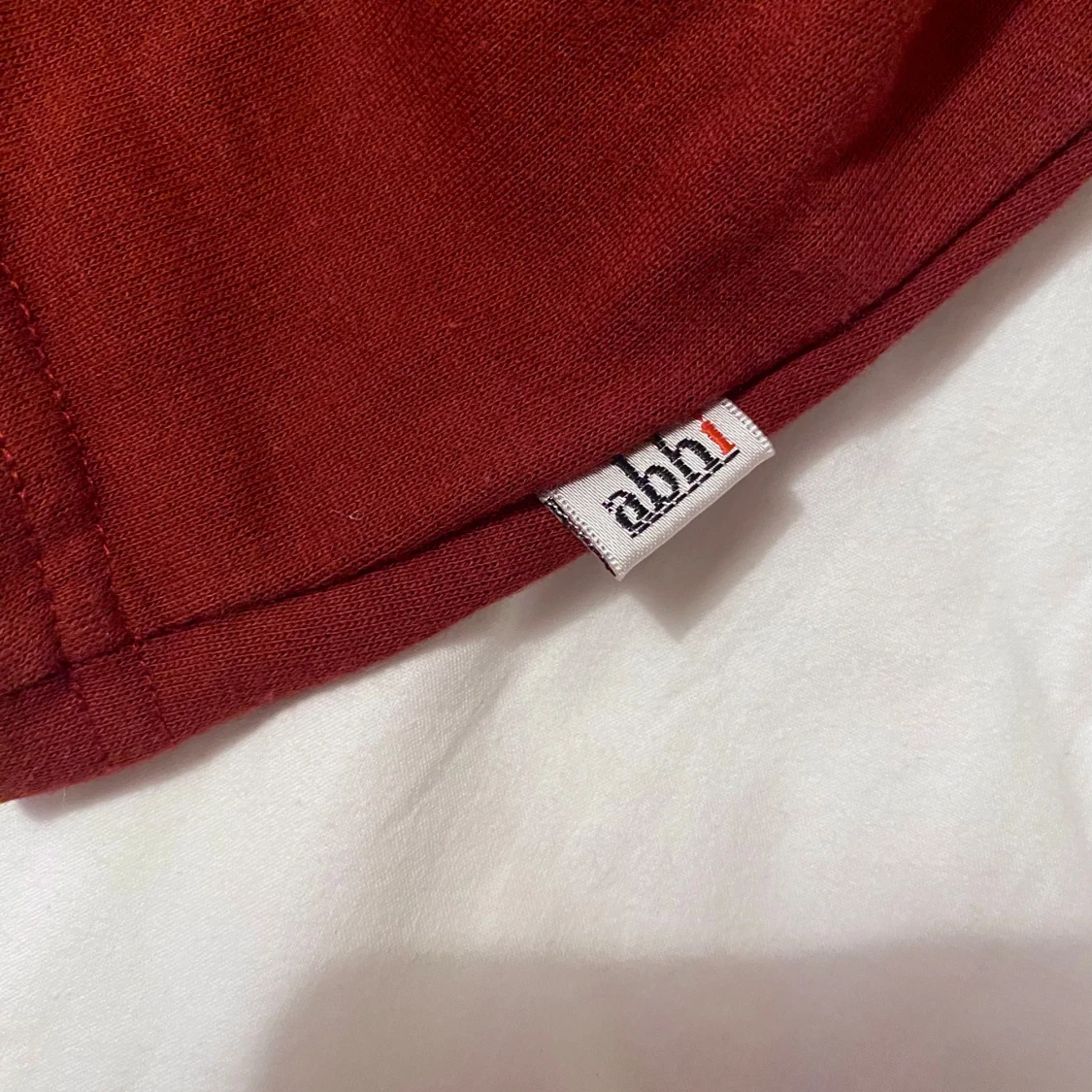 Röd croppad topp från Abhi - 1