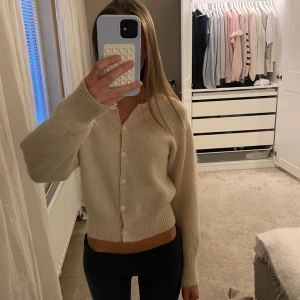 Stickad kofta - Super fin stickad kofta i alpaca material💞💞💝💝💝