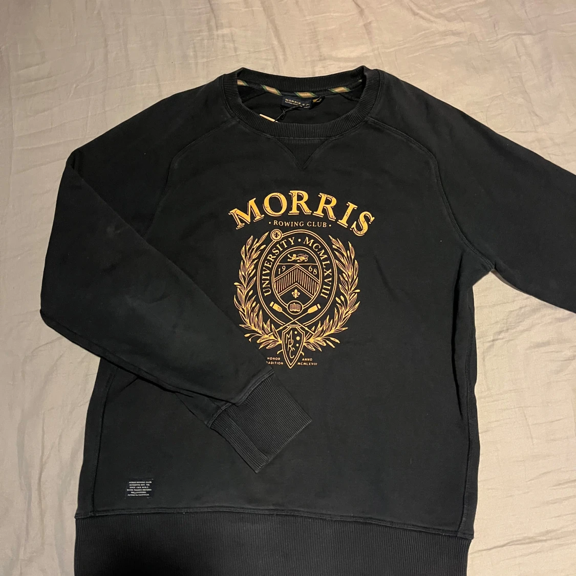 Svart sweatshirt från Morris