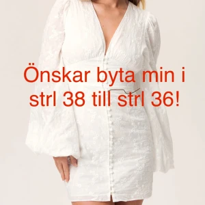 Adoore Florence dress  - Skulle vilja byta min Florence dress i storlek 38 till en i storlek 36! Min är helt oanvänd med lapparna kvar. 