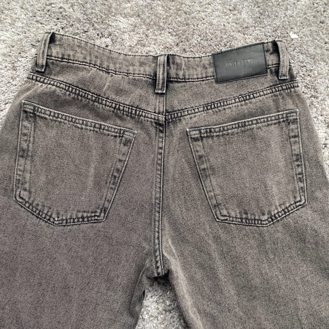 Grå jeans från Only & Sons - 3