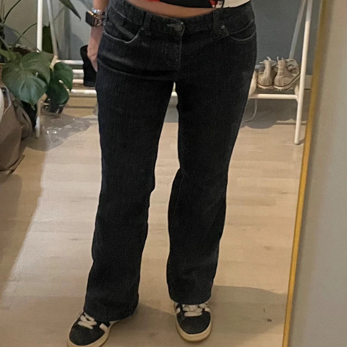 Svarta bootcut Tommy hillfiger jeans - 2