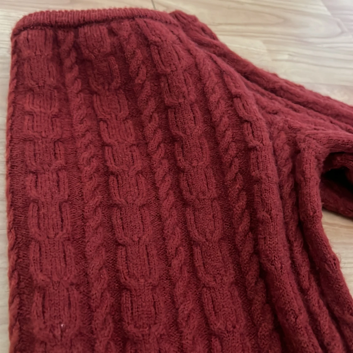 Röd stickad tröja - 4