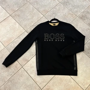 Hugo boss tröja - Hugo boss tröja. Storlek M. Bra skick. 800kr