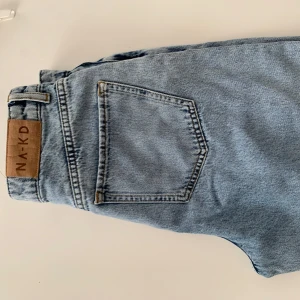 Nakd jeans - Ett par vida jeans från Nakd i strl 36. Använda ett par ggr o superfint skick. 150kr