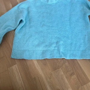 Stickad tröja  - Bra skick 