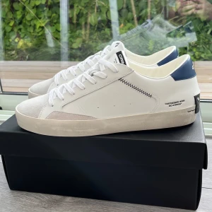 Crime London Skor - Säljer nu dessa oanvändbara Crime London skor! Hör av dig vid frågor!