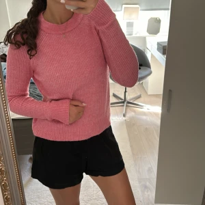 Stickad tröja - Från H&M! Strl s