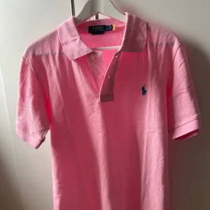 Raffe piké  - Sjukt snygg Raffe pike. Bra skick. Garanterad blick fångare med den sexiga färgen. Inga defekter. 