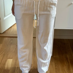 Linnebyxor - fina linnebyxor från H&M i storlek XS som tyvärr är lite för små för mig 💓