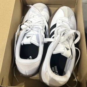 Adidas  - Nytt skick används mina en gång 😌