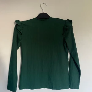 Grön blus - Fin o bra skick.