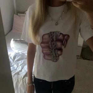 Tröja med tryck  - Har gjort trycket själv!