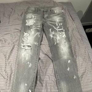 dsquared 2 jeans  - Helt ny storlek 34 perfekt nu inför hösten vid intresse hör av er 