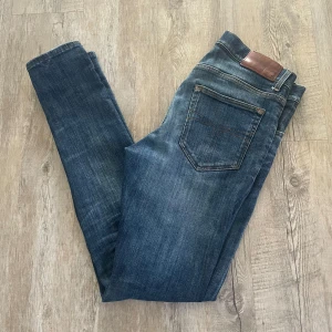 Tiger Of Sweden jeans - Säljer ett par snygga Tiger of Sweden jeans i nyskick, i style ”evolve”! Nypris 1700kr. Bara att höra av dig om du har frågor.