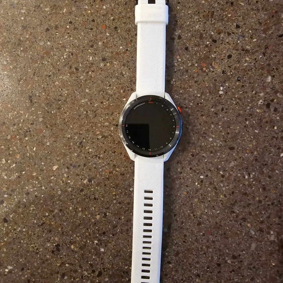 Vit smartklocka med silikonarmband