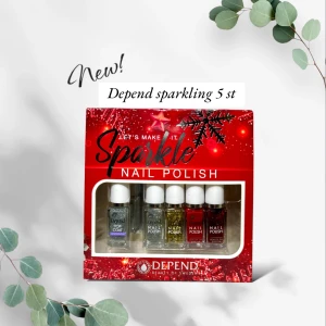Nytt! Depend Sparkling Nagellack 5 st - Säljer ett set med 5 minilack från Depend i festliga julfärger: röd, silver, guld och glitter. Inkluderar även ett top coat med holografisk effekt för extra glans. Perfekt för att ge dina naglar en gnistrande look till jul och nyår! 🎄✨ Endast öppnat kartongen för att fota.