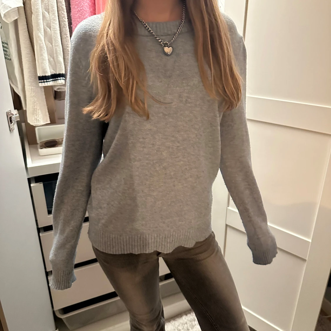 Grå/blå stickad tröja