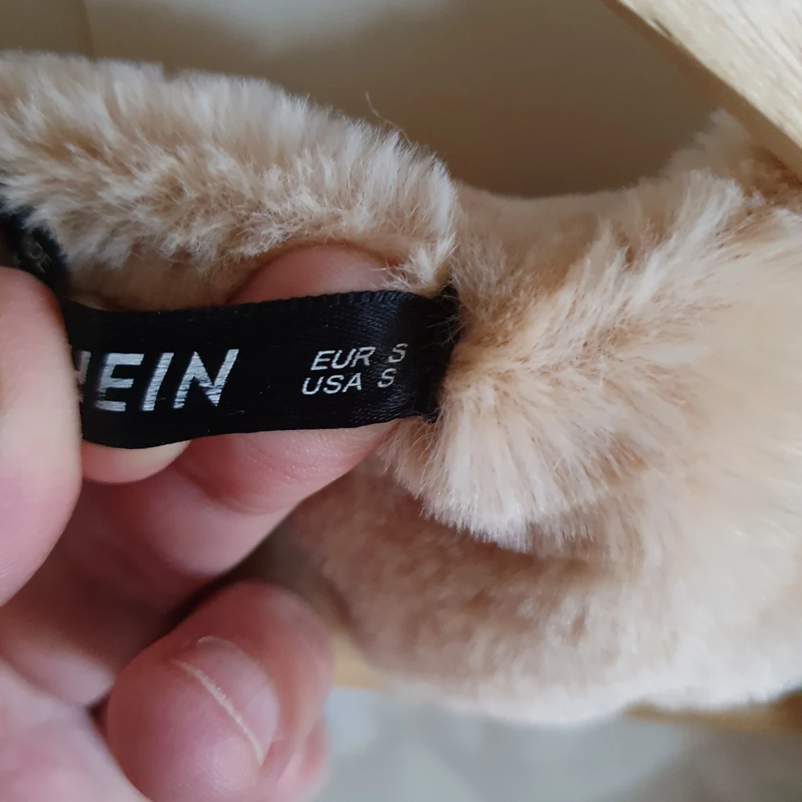 Vit teddyjacka med leoparddetaljer från Shein - 90