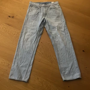 Vailant jeans xs - Jeans i fint skick, ljusblå Sparsamt använda 