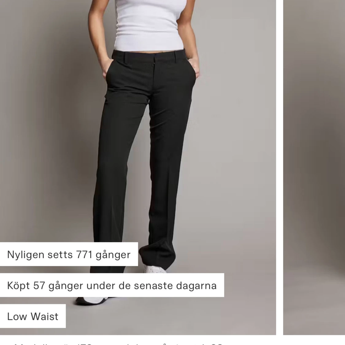 Svarta lågmidjade kostymbyxor från BikBok modell Vera