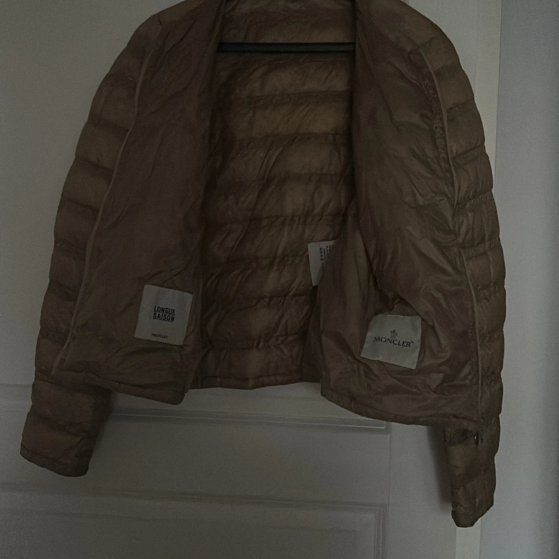 Säljer monclear jacka - 90