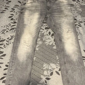 Smog Jeans - Storlek 33/34